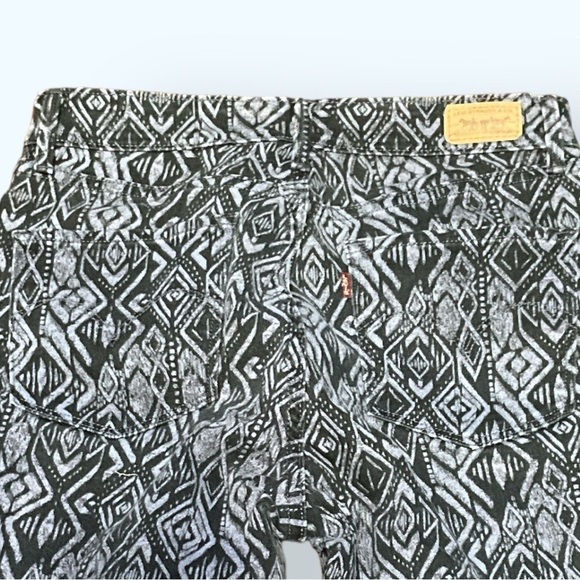 Levi’s slimming pattern red tab jeans Demi curve High rise - Picture 3 of 5